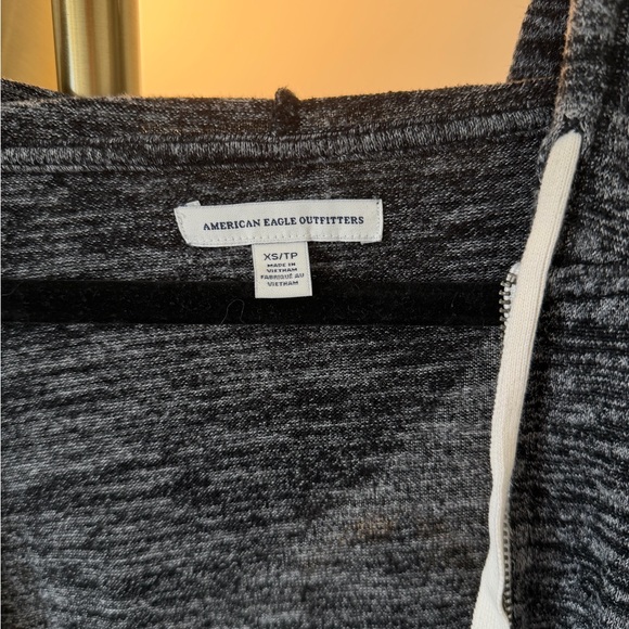American Eagle Grey Cropped Cardigan - Picture 2 of 4